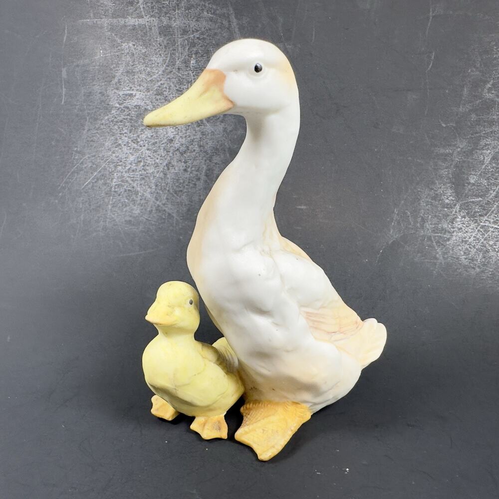 Meico Inc Duck w/Duckling Porcelain Figurine Handcrafted Waterfowl animal VTG